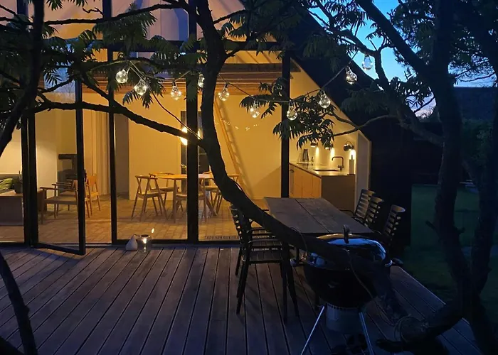 Сasa de vacaciones Modernized A-frame House Near Saksild *